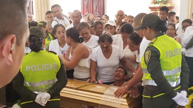 La niña de 9 años que fue víctima de abuso y falleció por asfixia en Fundación, Magdalena, fue sepultada este viernes.