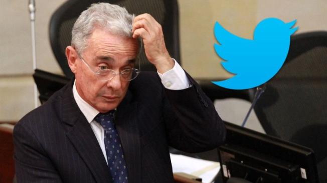 Según reconstrucciones en Twitter, en 2010, la cuenta oficial de Twitter del gobierno colombiano pasó a ser la cuenta personal del expresidente Álvaro Uribe Vélez.