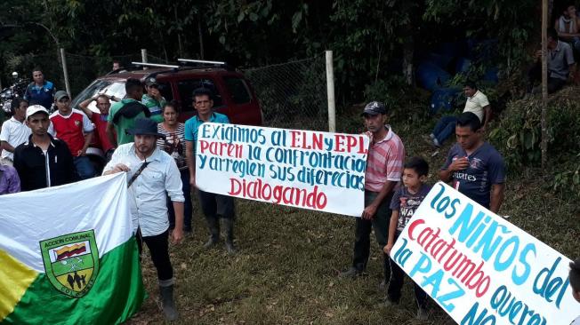 Adultos y niños de la región del Catatumbo han exigido a través de movilizaciones el cese del enfrentamiento entre el Eln y Los Pelusos.