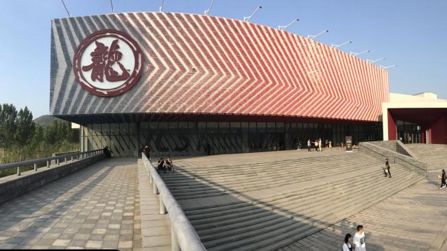 Edificio Jackie Chan Stuntman, en China. Se reforzó con material reciclado.