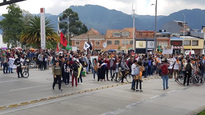 Los estudiantes de la Universidad Nacional, sede Bogotá, se unieron a la movilización de los docentes.