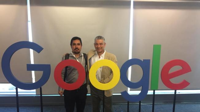 Andrés Díaz (izquierda) y Eduardo Caicedo (derecha) recibieron en Belo Horizonte (Brasil) el reconocimiento que les otorgó Google por contribuir al desarrollo de la región.