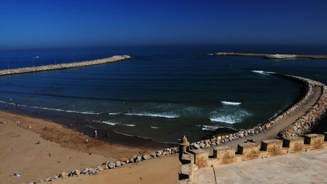 Playa del mar Atlántico en Rabat.