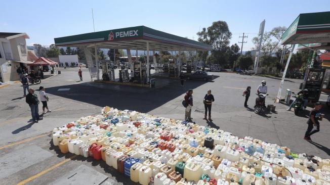 La estrategia contra el robo de combustible en México debe contar con un plan de emergencia para atender la escasez en varios estados, que puede derivar en una crisis.