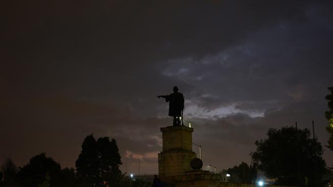 Monumento de Cristóbal Colón e Isabel La Católica, calle 26.