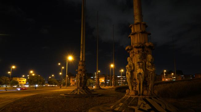 Monumento de Banderas, avenida de Américas.
