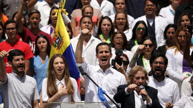 El líder opositor venezolano Juan Guaido, en la juramentación de los voluntarios que coordinarán la llegada de la ayuda humanitaria desde la próxima semana