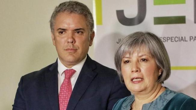 El presidente Iván Duque y la presidenta de la JEP Patricia Linares.
