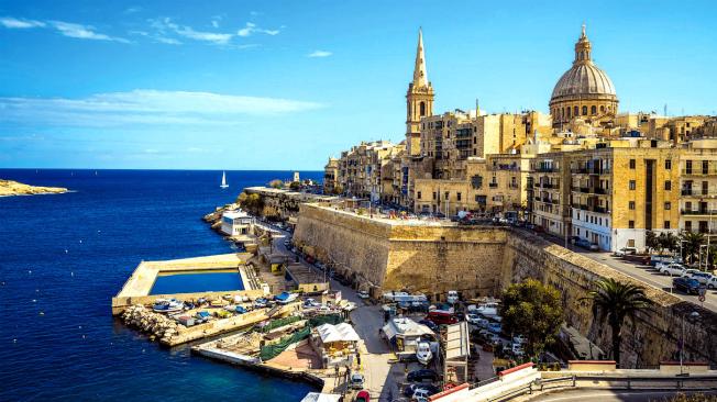 Los pueblos de Malta están llenos de encanto y entre sus estrechas calles asoma la arquitectura que caracteriza la pequeña isla.