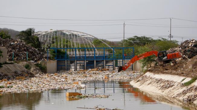 Basuras en los arroyos de Barranquilla generan problemas