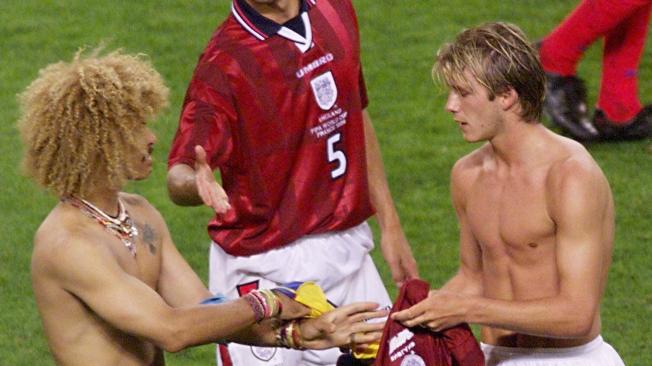 David Beckham y Carlos Valderrama, en el Mundial de Francia 1998.