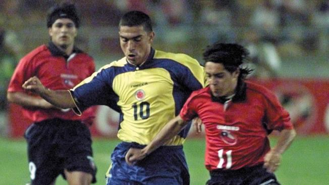 En la Copa América de 2001 fue Colombia, como anfitrión, el equipo que alzó el título. Se cruzó contra Chile por la fase de grupos y lo venció con un marcador de 2-0. Cabe recalcar que la Selección Colombia ha sido la única en la historia de la Copa América que ha obtenido el campeonato ganando todos los partidos y con ningún gol en contra –venció en el grupo, además de Chile, a Ecuador y Venezuela; por cuartos derrotó a Perú; por ‘semis’ a Honduras y en la final venció a México-.