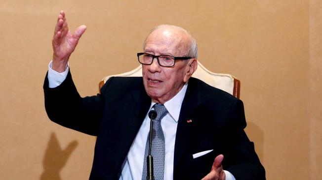 El presidente tunecino,Beji Caid Essebsi, es dado por fallecido por algunas fuentes, mientras su portavoz anuncia un estado de salud crítico.