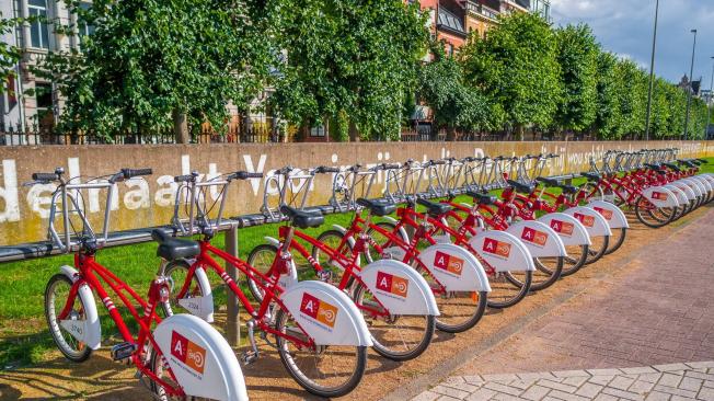 Parqueo de bicicletas en Amberes (Bélgica)