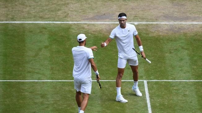 Juan Sebastián Cabal y Robert Farah pasaron por primera vez a la final del grande británico, Wimbledon.