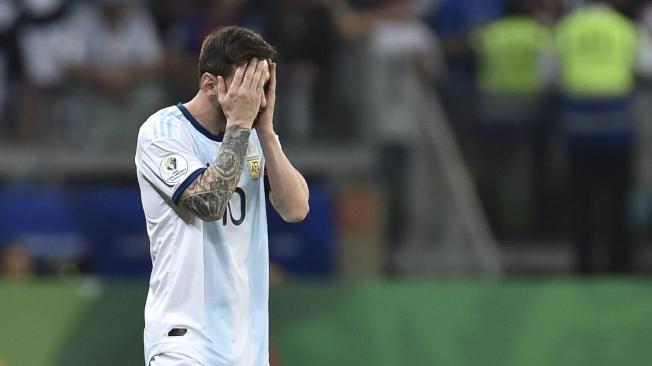 El astro argentino fue expulsado en el partido de tercer puesto de la Copa América.