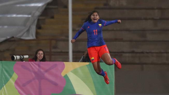 Catalina Usme anotó el gol de Colombia en el empate en tiempo reglamentario en la final de los Juegos Panamericanos 2019.