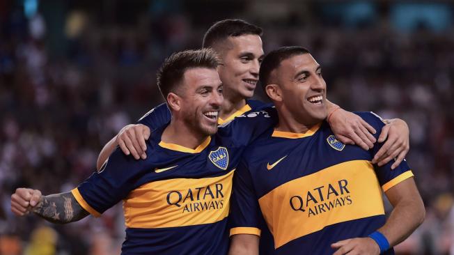 Los jugadores de Boca Juniors celebran uno de los goles.