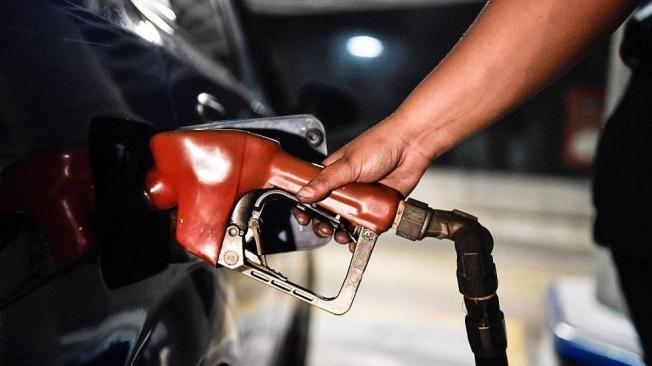 Parte del plan de Maduro era poner fin a la venta casi totalmente gratuita de gasolina, pero esa medida no llegó a aplicarse.