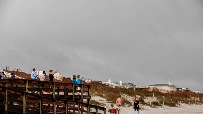 Las costas de Florida están registrando fuertes vientos y lluvias por el huracán Dorian.