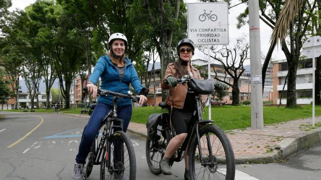 El Colectivo "Damas en Bici" promueve el uso de la bicicleta entre las mujeres.