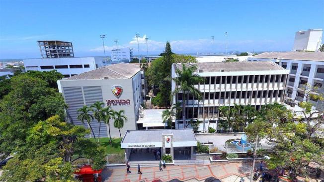 La Universidad de la Costa está ubicada en Barranquilla.