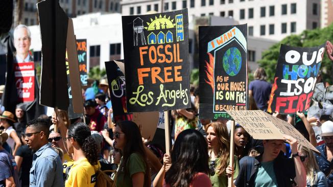 Miles de personas salieron en varias ciudades del mundo para pedirles a los gobiernos acciones concretas contra e cambio climático.