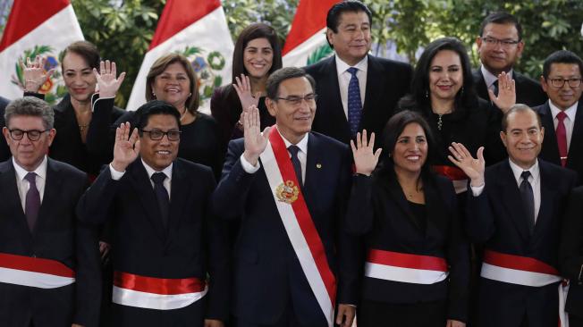 Martín Vizcarra, presidente de Perú, presenta su nuevo gabinete de ministros.