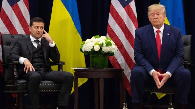 El presidente de EE.UU. Donald Trump y el presidente de Ucrania Volodymyr Zelensky durante una reunión en la Asamblea General de las Naciones Unidas en septiembre de 2019.