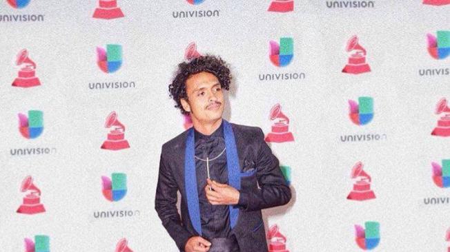 Juancho Valencia en los Grammy Latinos del 2017. Estuvo nominado como productor del grupo de cámara Babalú Quinteto a Mejor Álbum de Música Tradicional.