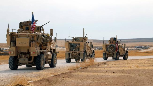 Tropas de EE. UU. abandonan Siria atravesando Irak.