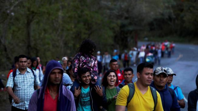 Guatemala registró el paso de más de 2.000 migrantes hondureños miembros de una nueva caravana con rumbo a Estados Unidos