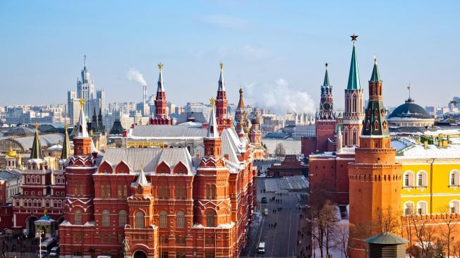 Museo Histórico, la Plaza Roja y el Kremlin en Moscú.