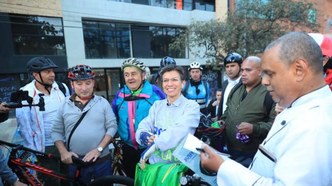 La alcaldesa Claudia López acompaña la jornada de Día sin Carro.