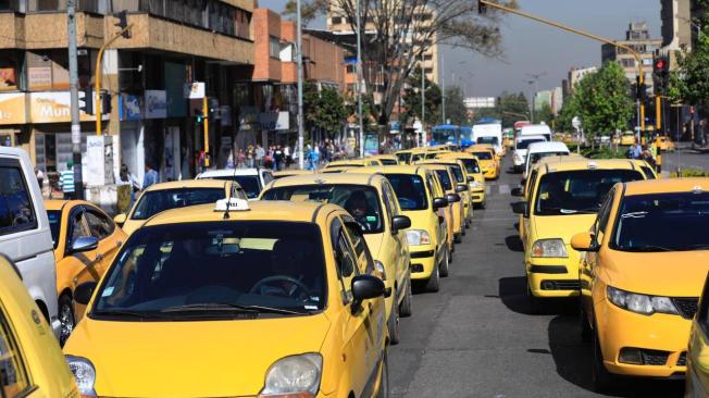 Taxis en la calle 19 con Caracas.