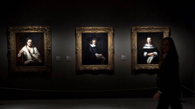 Rembrandt se mantuvo fiel a su estilo sobrio, que incluso acentuó más. Redujo aún más la paleta de colores y la técnica del claroscuro.