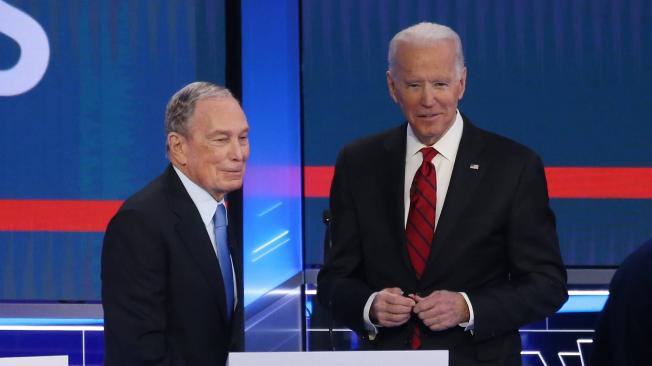 Mike Bloomberg y Joe Biden este miércoles en el debate demócrata.