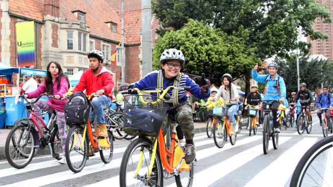Según la Encuesta de Movilidad, en Bogotá Región se hacen a diario 1’177.868 viajes en bicicleta. Con #30DíasEnBici, el Alcalde de la Bicicleta quiere ayudar a aumentar la cifra.