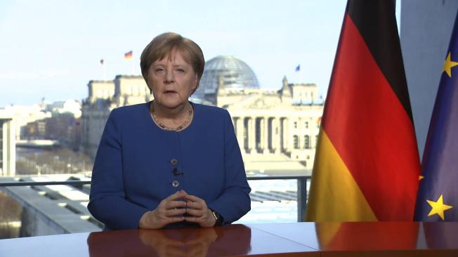 La canciller alemana, Angela Merkel, dijo en una declaración televisada que la pandemia de coronavirus requiere la unidad de todo el pueblo europeo.