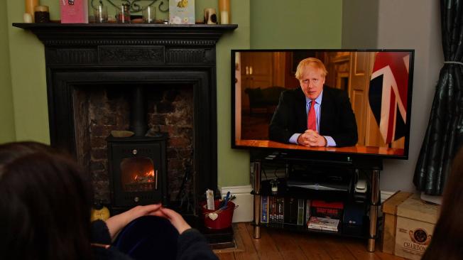 El primer ministro del Reino Unido, Boris Johnson, anunció las medidas a través de una comparecencia en televisión.