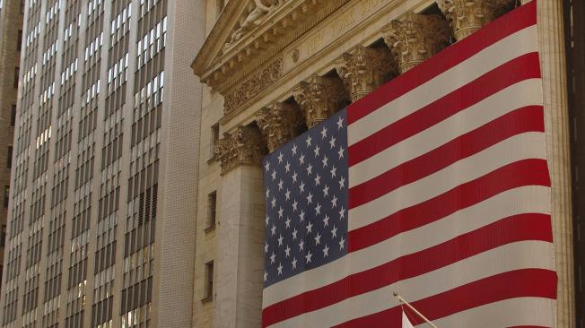Estados Unidos anunció el miércoles un acuerdo para un plan de estímulo de 2 billones de dólares para relanzar la primera economía del mundo.