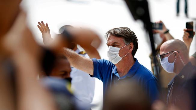 El presidente de Brasil, Jair Bolsonaro, participó de una manifestación este fin de semana cuando Brasil se convirtió en el cuarto país con más casos de coronavirus en el mundo.