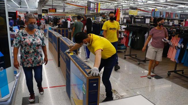La Alcaldía de Medellín evaluará con los gremios empresariales y las autoridades de salud las medidas para los siguientes días sin IVA, a desarrollarse el 3 y 19 de julio.