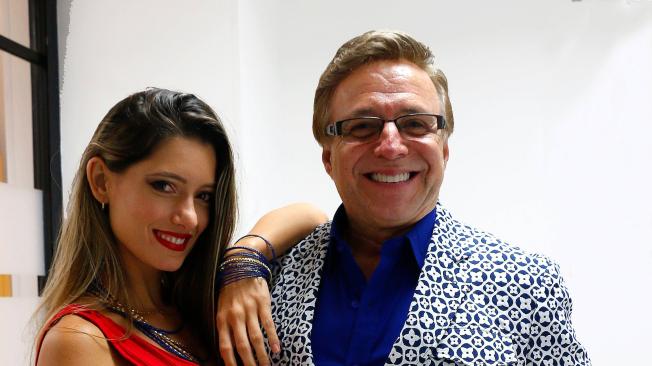 Daniella Donado, ex reina del Caranval de Barranquilla junto a Jairo Martínez fueron los presentadores del programa 'Hoy es el día', de Telecaribe.