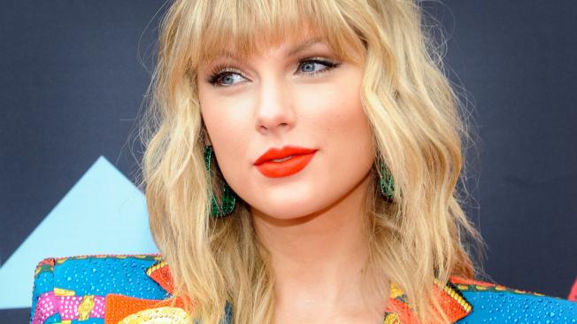 Tawylor Swift, multipremiada cantante estadounidense.