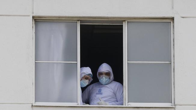 El trabajo del equipo médico ha sido clave, pero siguen aumentando los casos en el departamento, hoy en alerta roja.