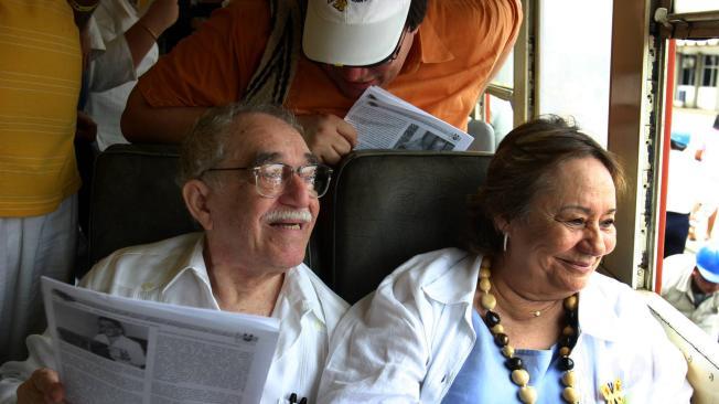 Mercedes Barcha y Gabriel García Márquez, en una foto del  2007, a su llegada a Aracataca en tren desde Santa  Marta.