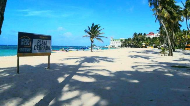 Las playas en San Andrés permanecen cerradas debido a las restricciones que hay por la pandemia del coronavirus.
