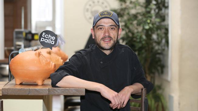 Chef Christian Mc Allister, al frente de Chichería Demente, restaurante ubicado en el barrio La Concepción (Barrios Unidos).