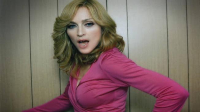 Madonna - Hung Up (Official Music Video)